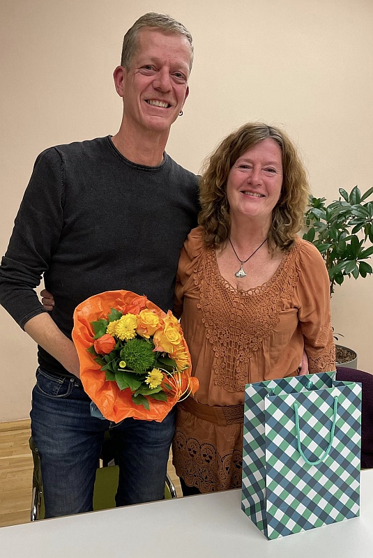 Antje Masten-Schäfer dankt dem scheidenden Präsident Martin Sommer für sein fünfjähriges Engagement an der Spitze der „Germania“  Fotos: Volker Purtauf